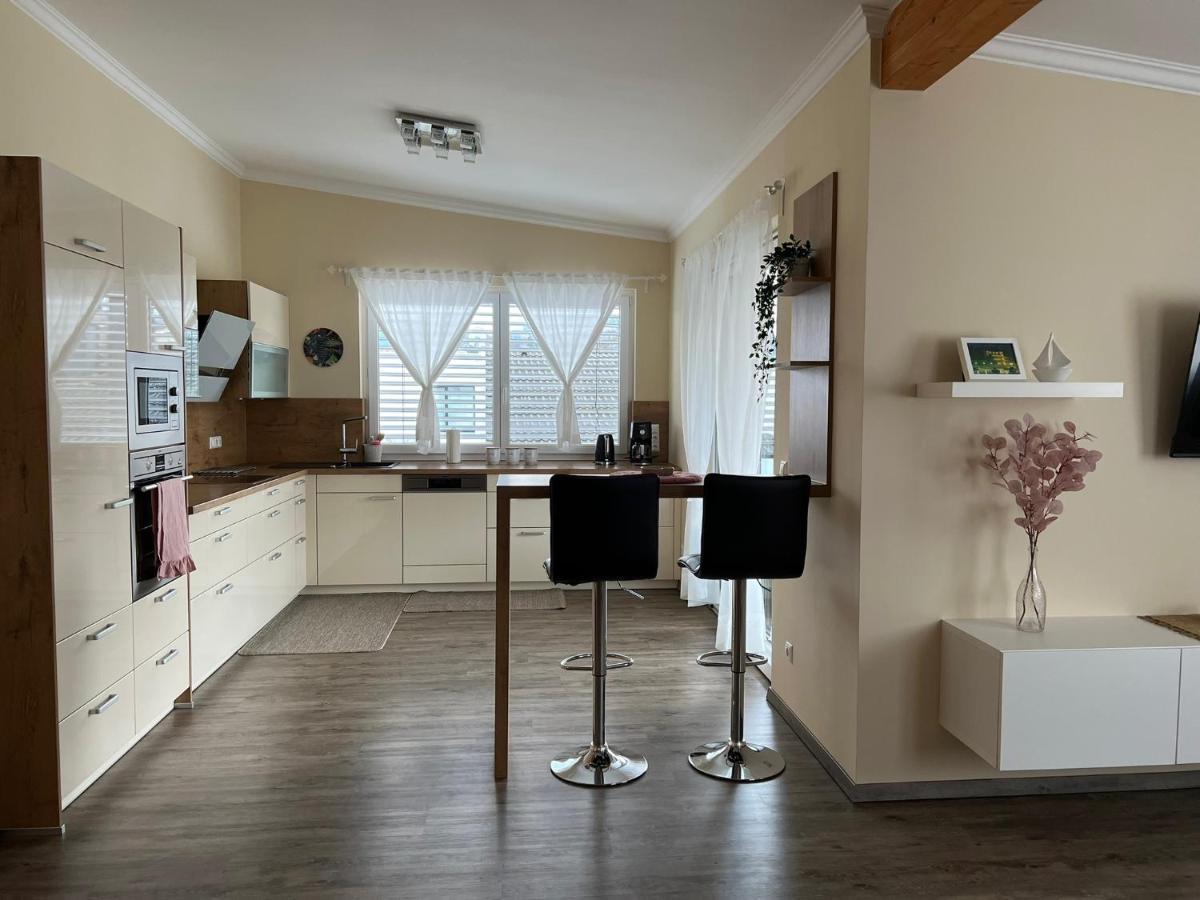 Gemuetliche Wohnung In Velden! Velden am Woerthersee Ngoại thất bức ảnh
