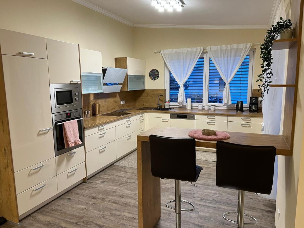 Gemuetliche Wohnung In Velden! Velden am Woerthersee Ngoại thất bức ảnh